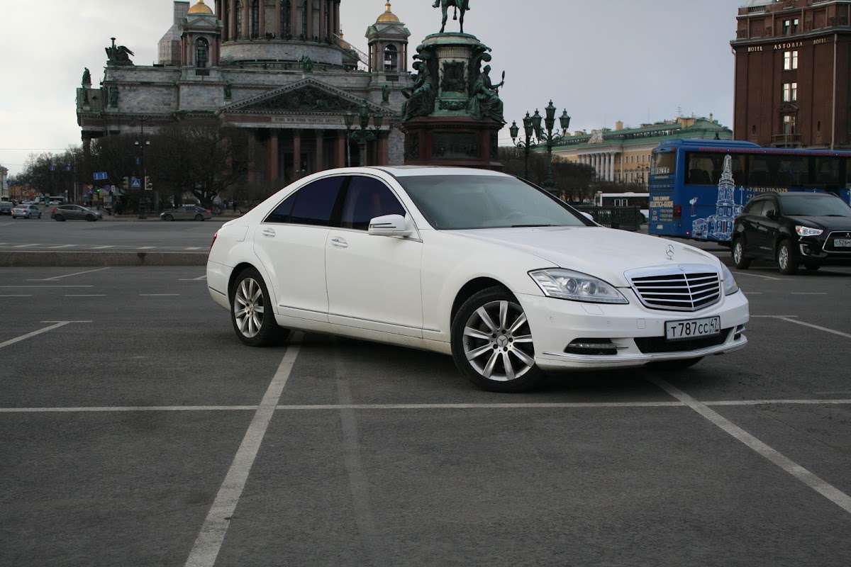 Mercedes-Benz S-class W221