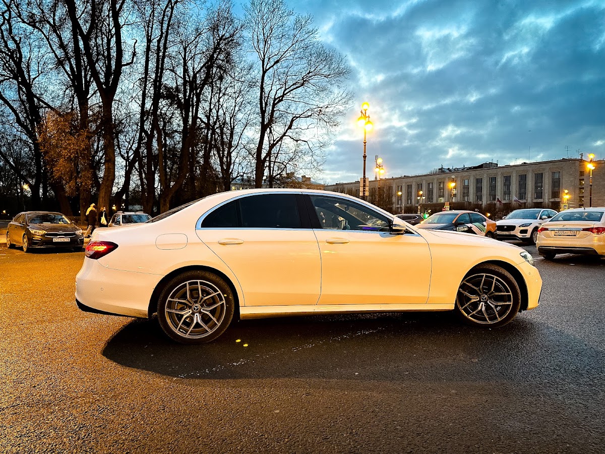 Mercedes-Benz W 213 NEW
