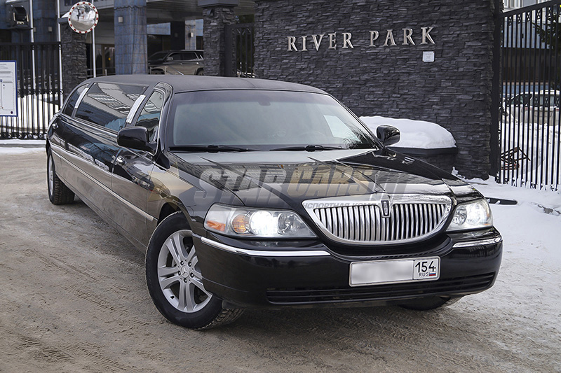 Lincoln Town Car (10 мест)