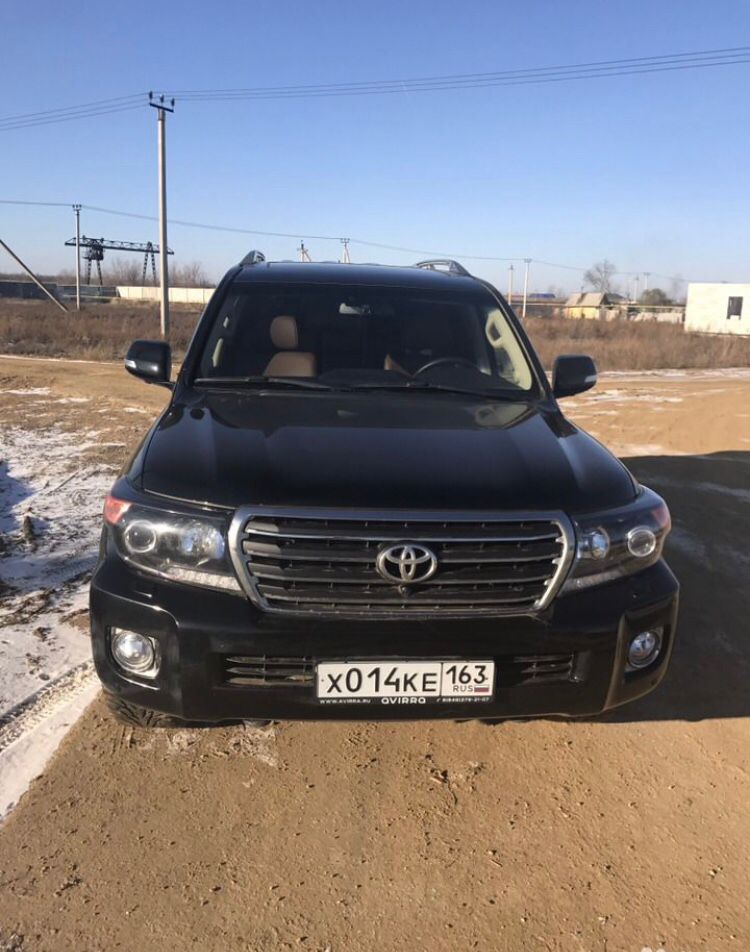 Toyota Land Cruiser 200 — кадр 2 из 4