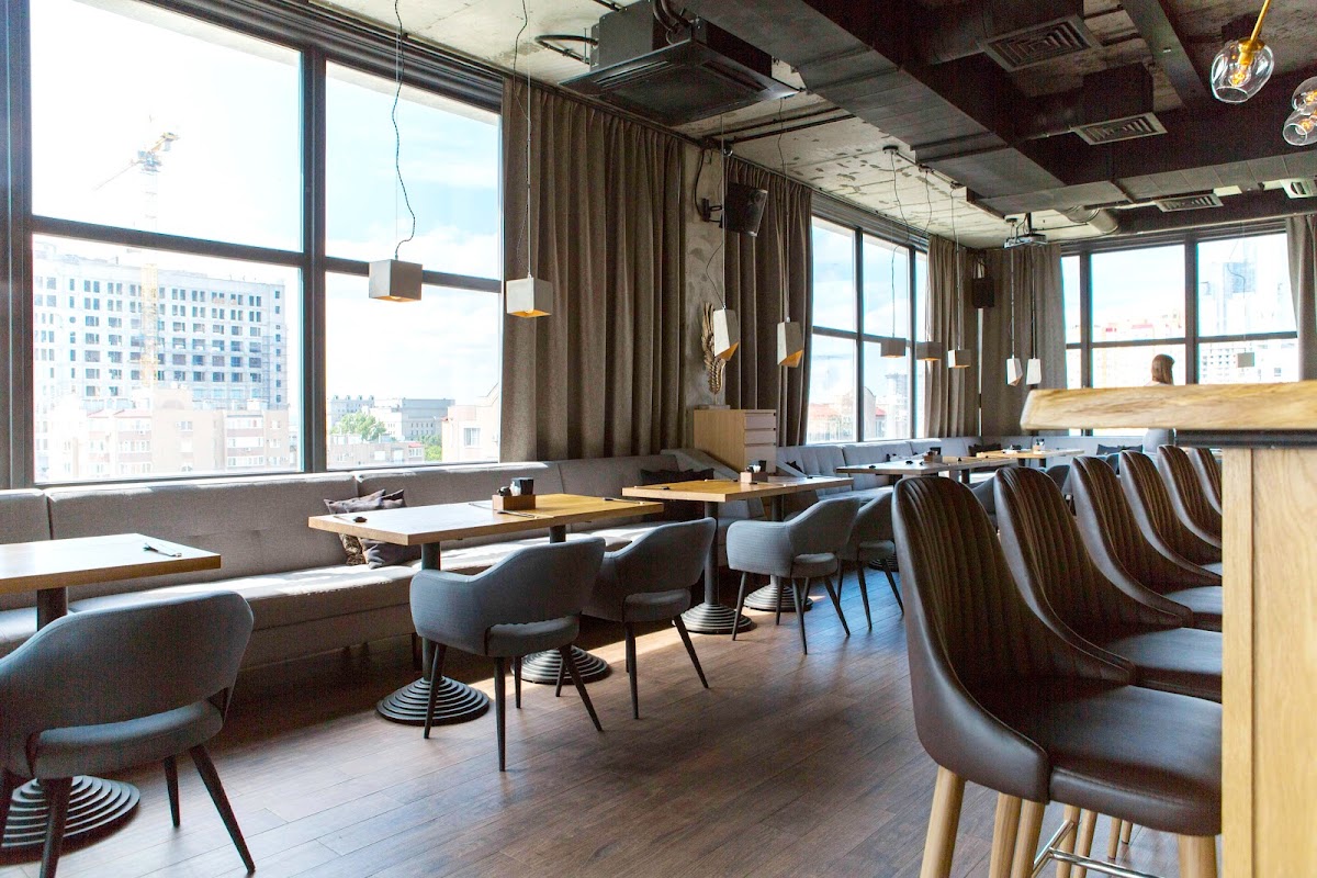 Зал Sky Bar