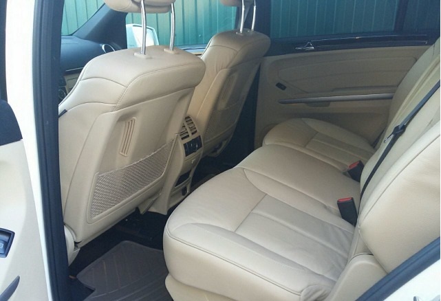 Mercedes GL — кадр 3 из 3