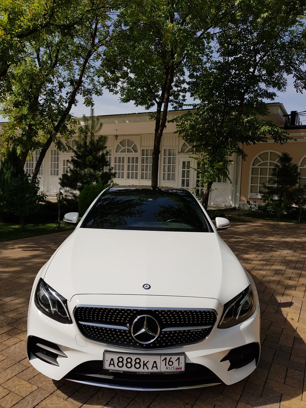 Mercedes E class  W 213 AMG — кадр 4 из 12