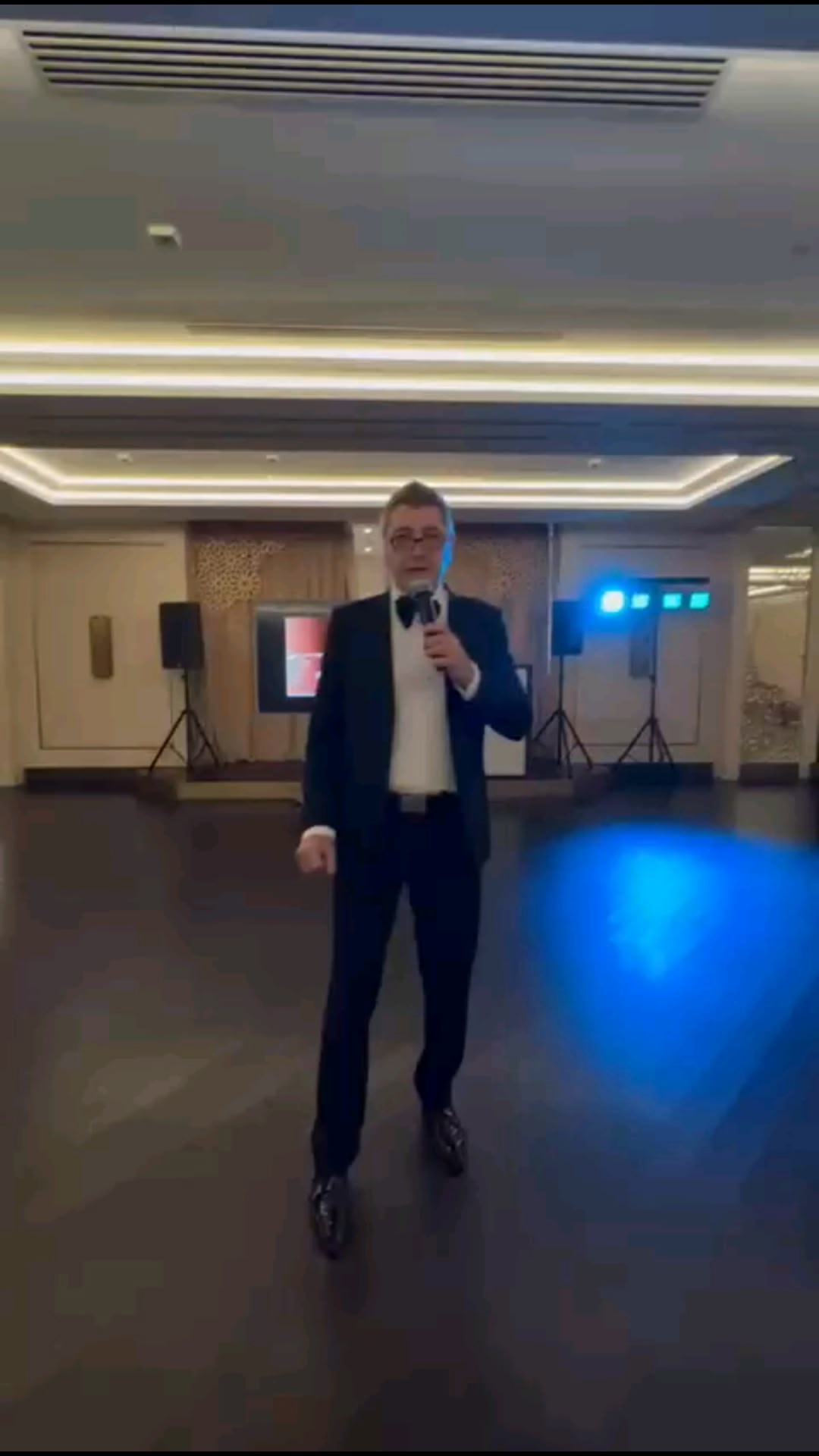 видео пение ведущий и диджей Денис Листопадов