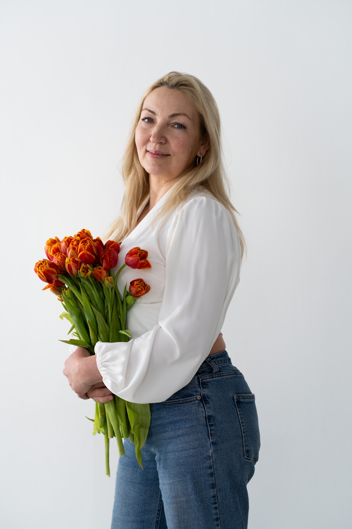 Алсу портрет