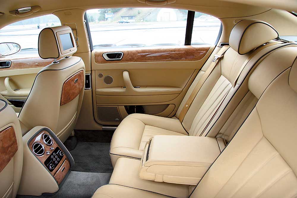 2. Bentley Continental Flying Spur — кадр 5 из 5