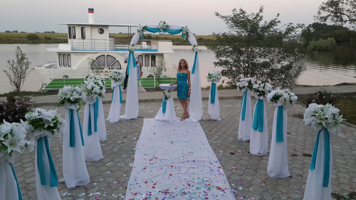 СВАДЬБЫ И ДРУГИЕ ТОРЖЕСТВА