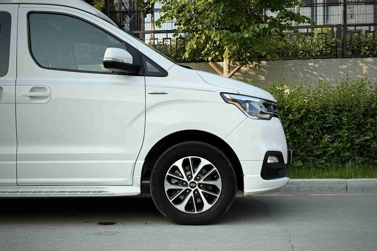 Hyundai Starex