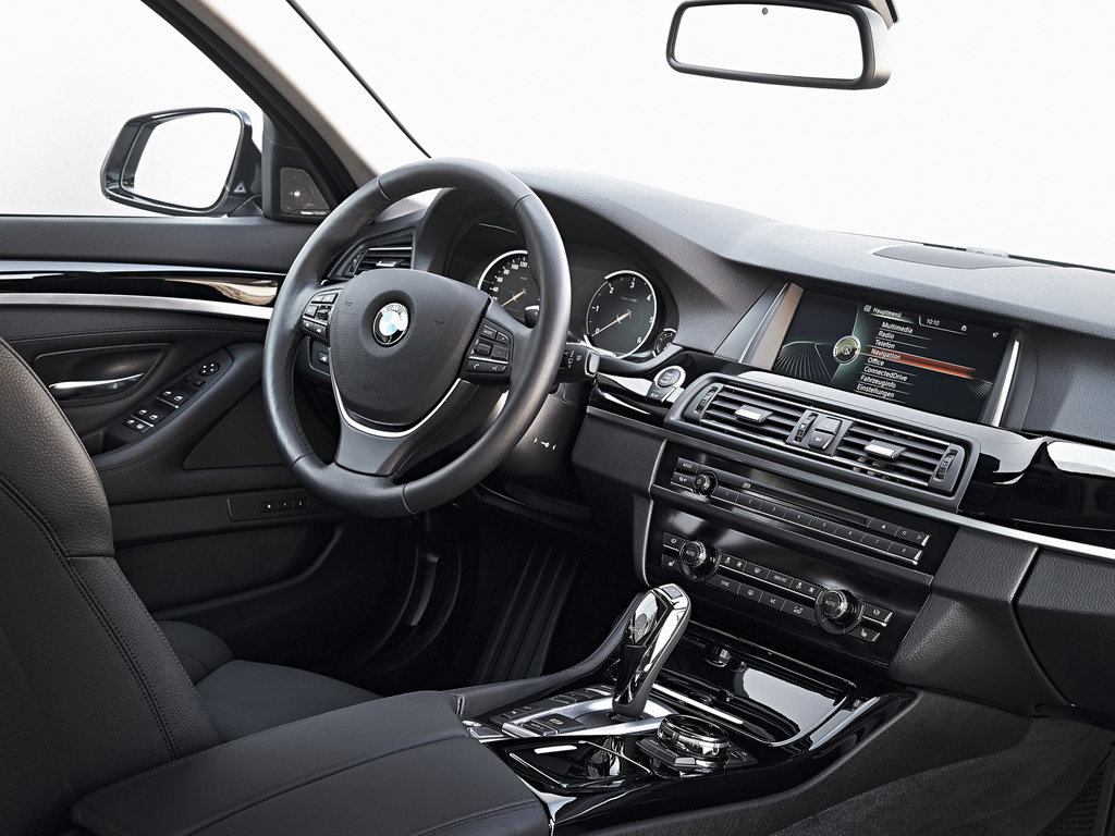 BMW 5-Series F10 2014