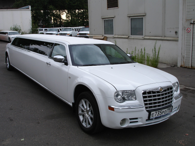 Лимзуин крайслер 300S