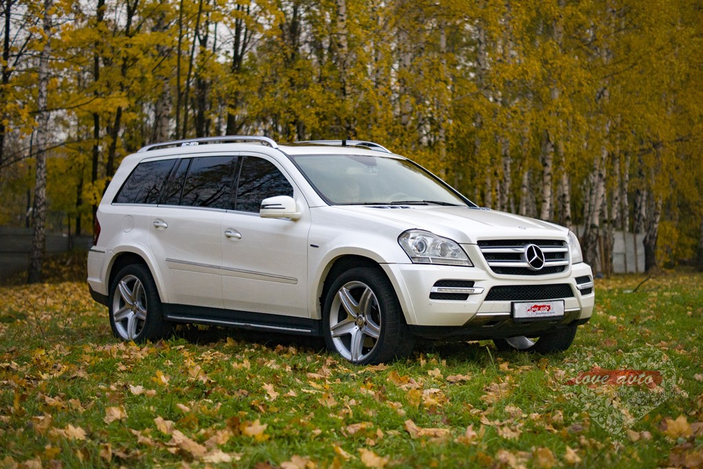 Mercedes-Benz GL белый