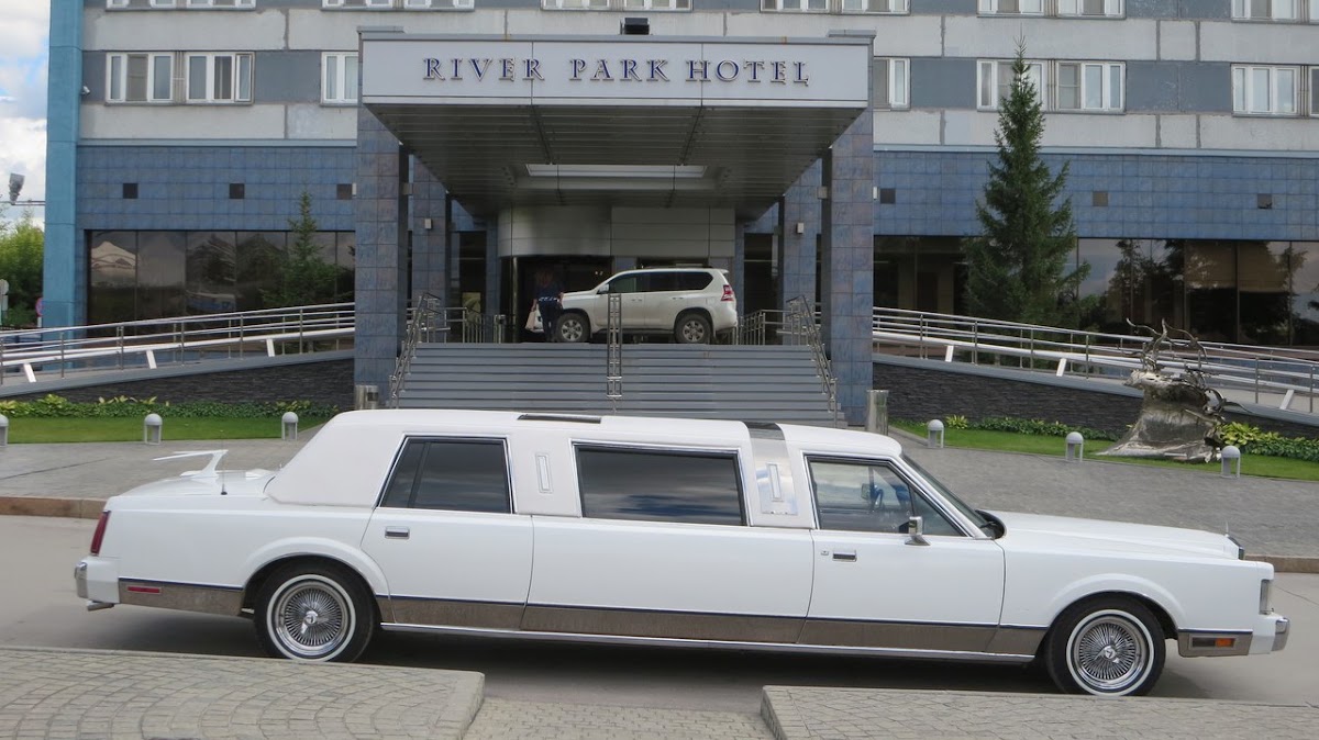 Lincoln Town Car — кадр 5 из 10