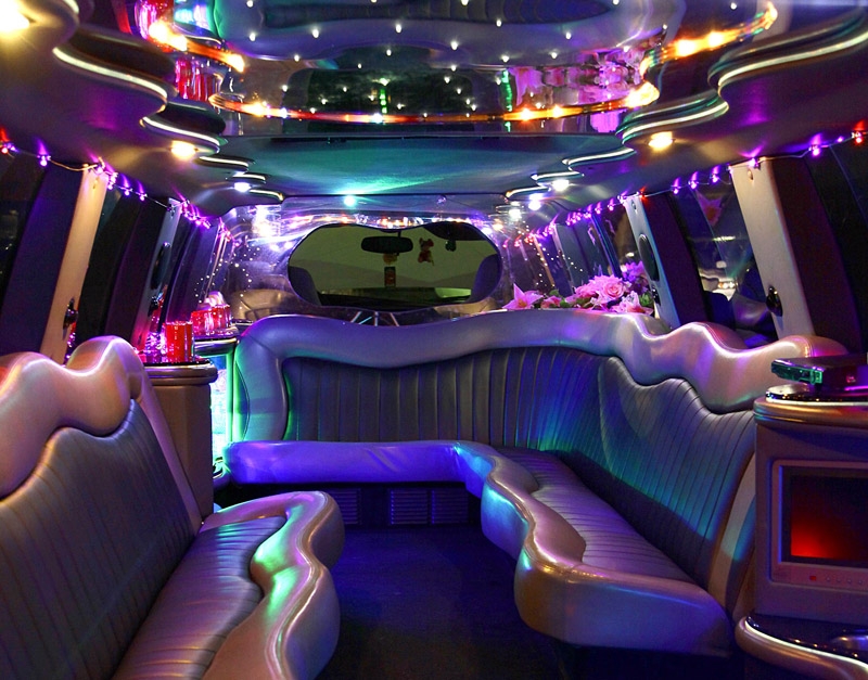 Ford Excursion — кадр 2 из 11