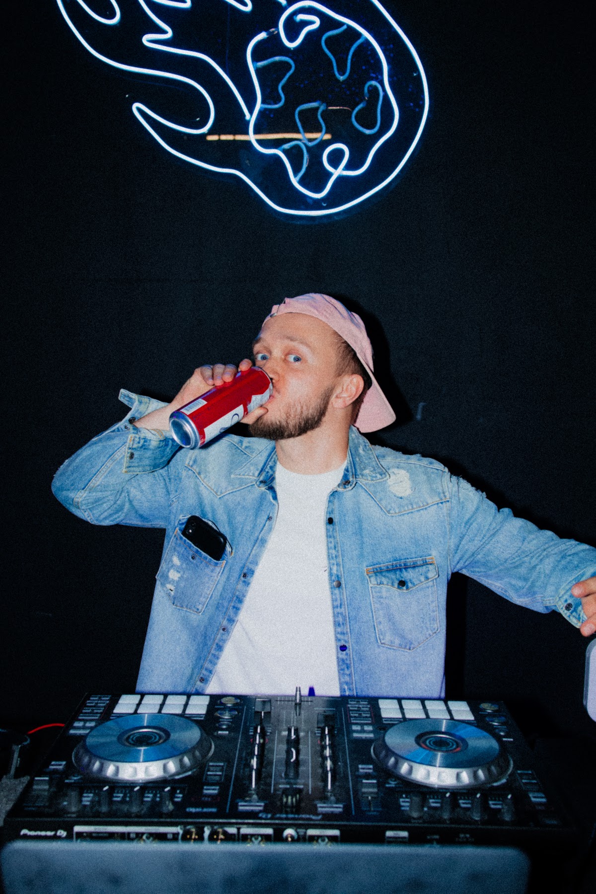 Dj