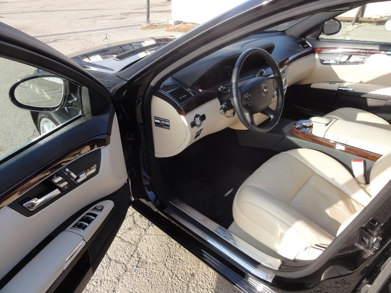 Mercedes-Benz S-Class w221