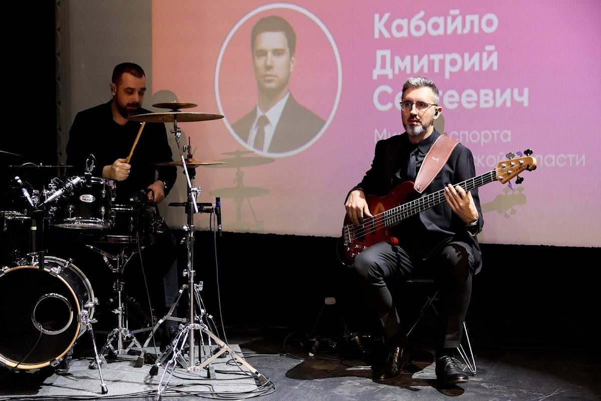 Инструментальная программа в рамках проекта "Женское лидерство" кавер-группы Funkeys Music Band Нижний Новгород