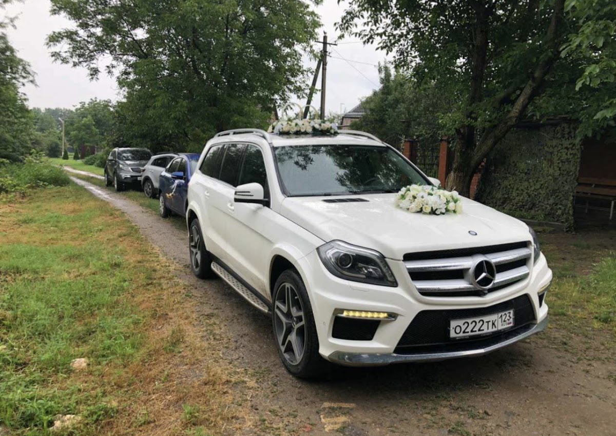 Mercedes GL — кадр 3 из 8