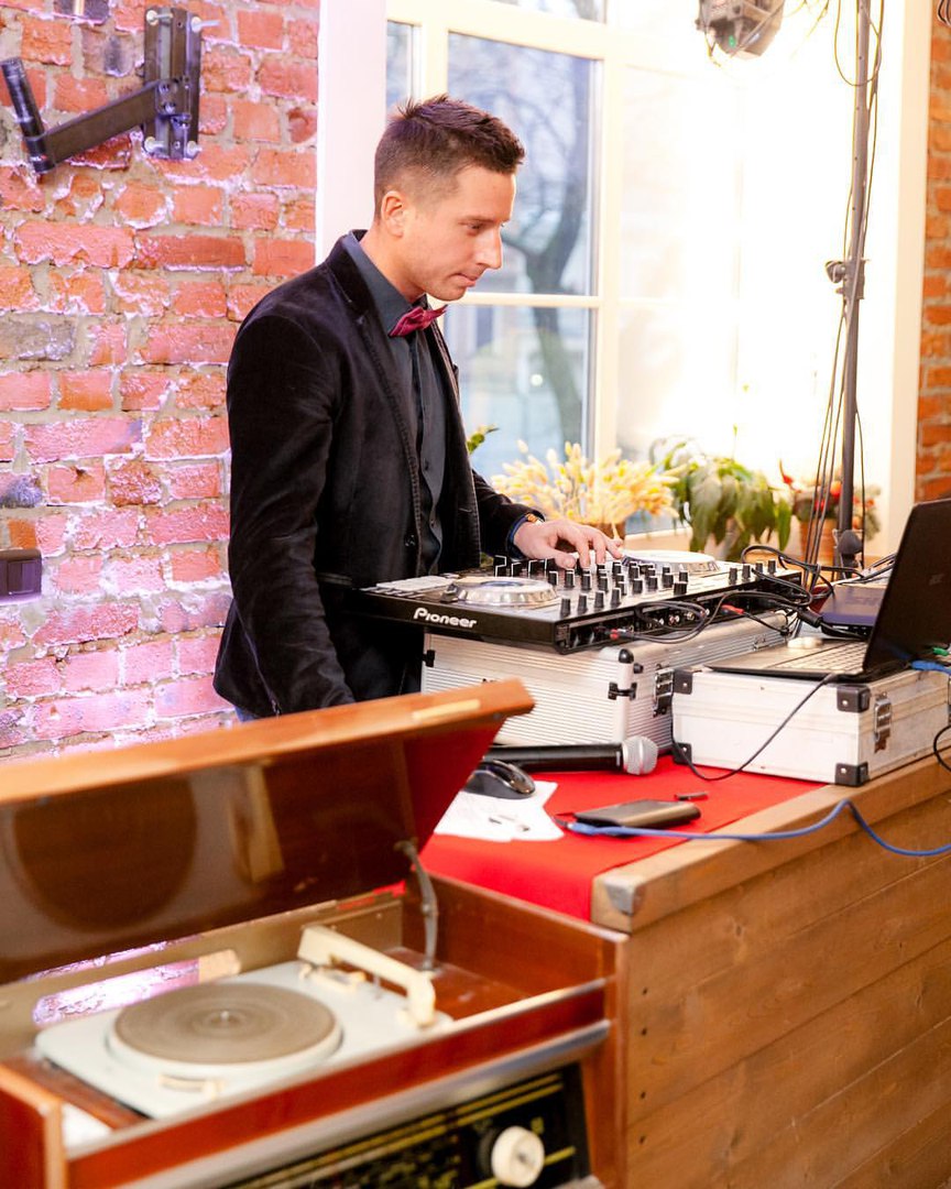 Dj Max