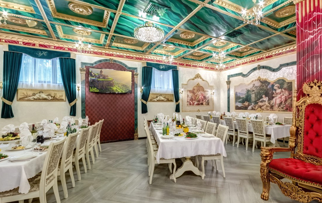 Основной зал