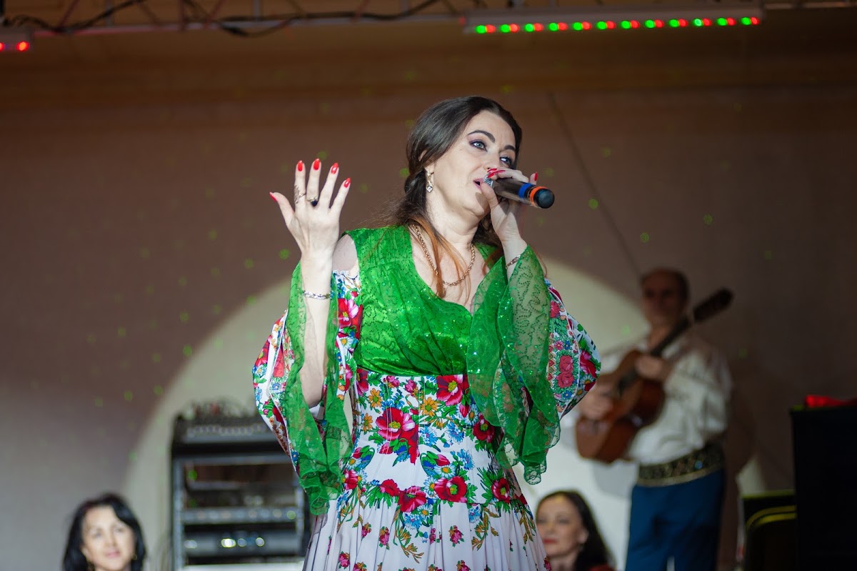 Звуки Праздника: Мгновения с Нами