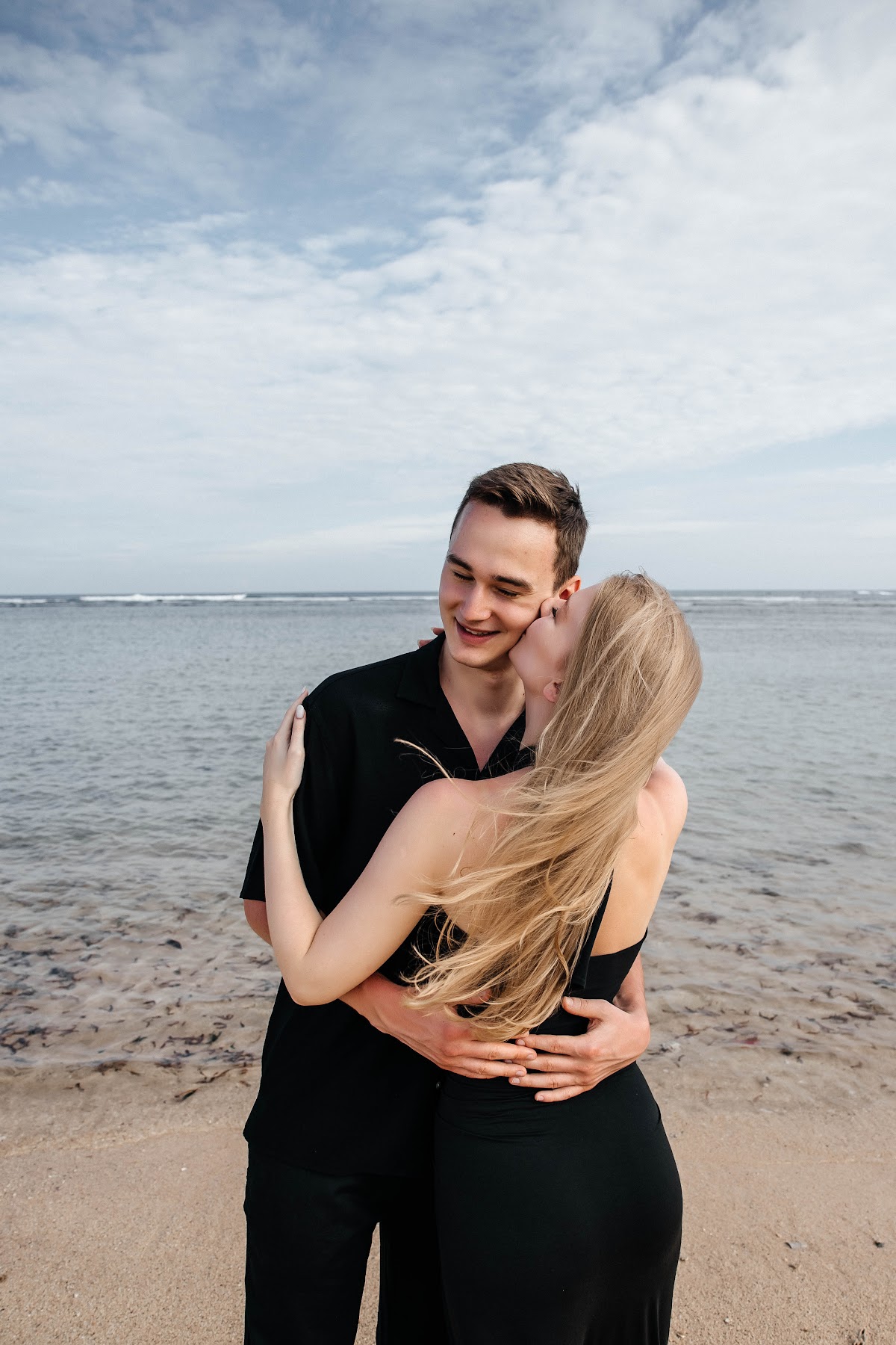 Love story с предложением руки и сердца на Бали