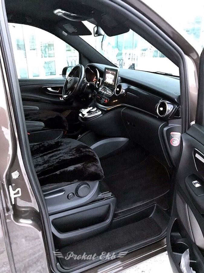 Mercedes V-class