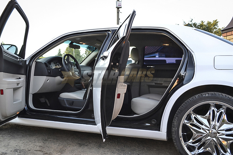 Chrysler 300C в стиле Rolls Royce — кадр 4 из 5