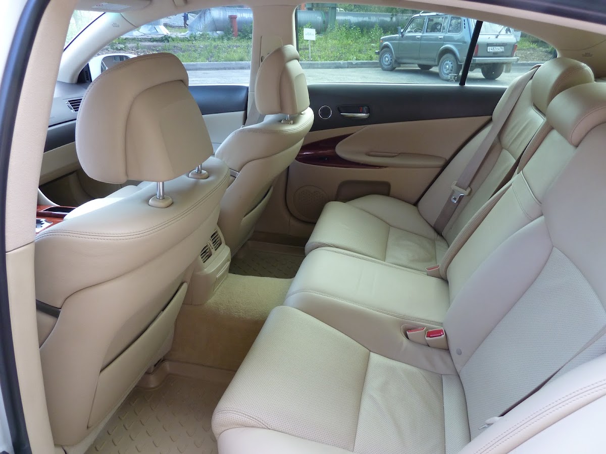 Lexus GS300 — кадр 2 из 2