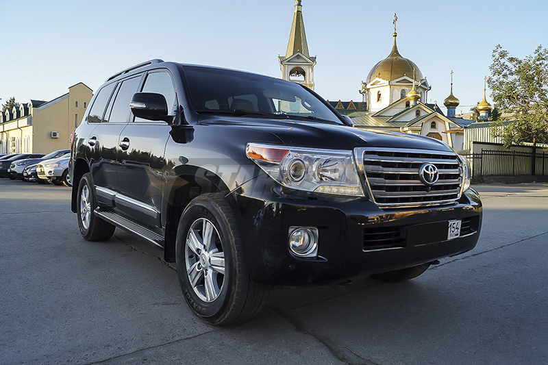 Toyota Land Cruiser 200