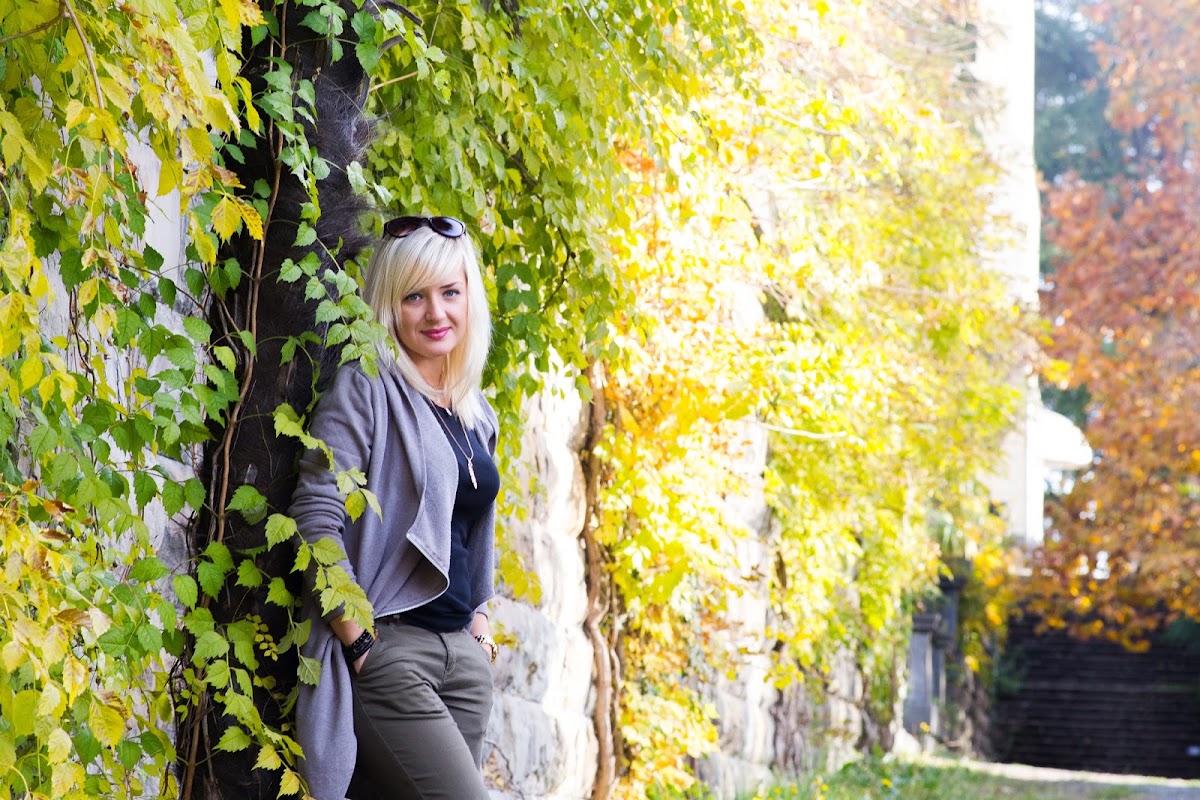 Яна