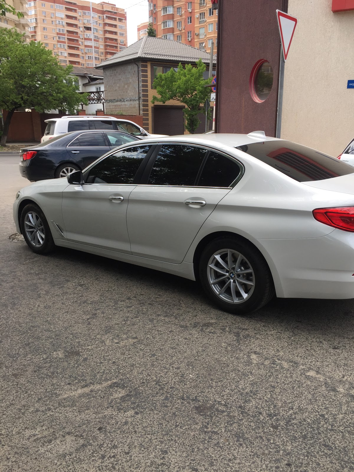 BMW 5 — кадр 3 из 9