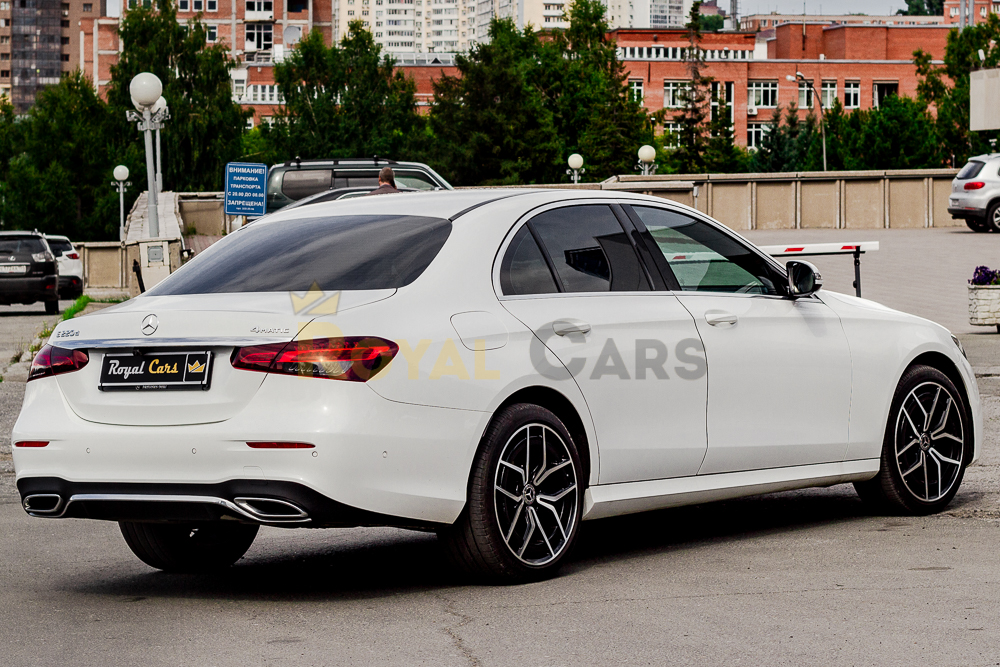 Mercedes-Benz E-class W213 Restyling AMG Белый — кадр 4 из 17