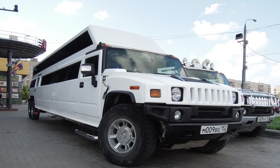Hummer H2 Mega