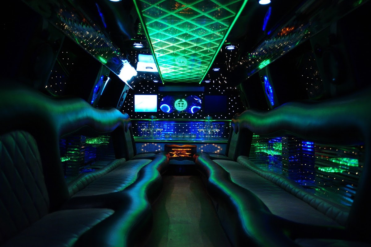 Cadillac Escalade — кадр 2 из 2
