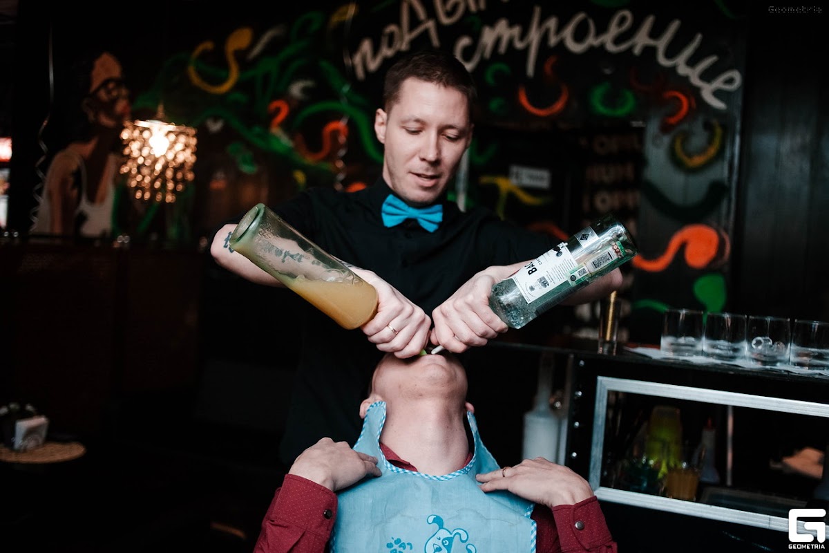 CRAZY BAR