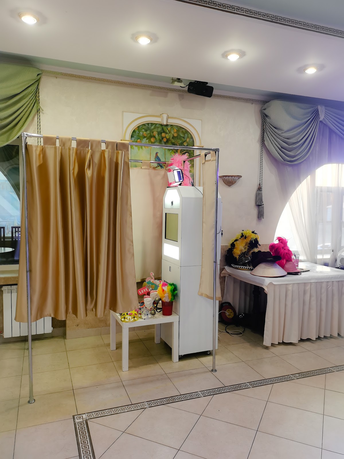 PhotoBox