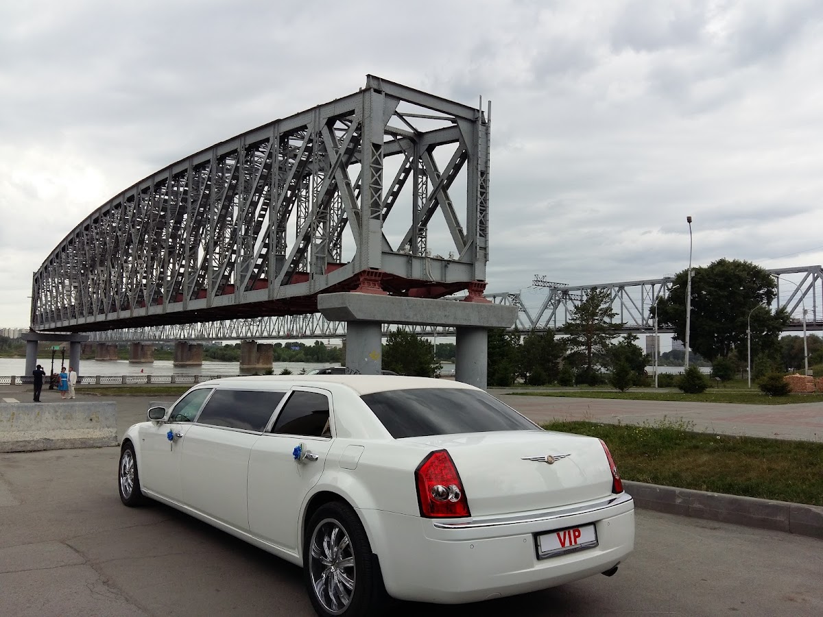 Крайслер 300С "De Luxe" 6+1 мест — кадр 2 из 11