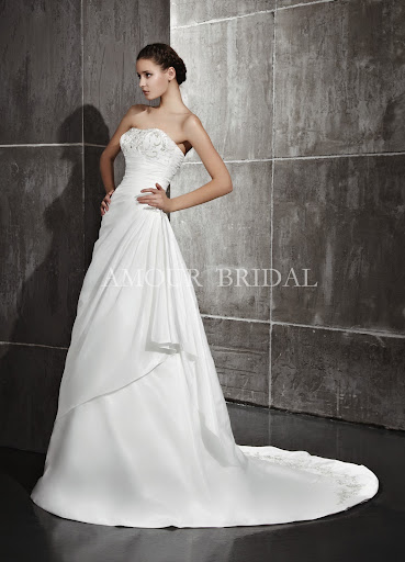 Испанские cвадебные платья Amour Bridal 2013.