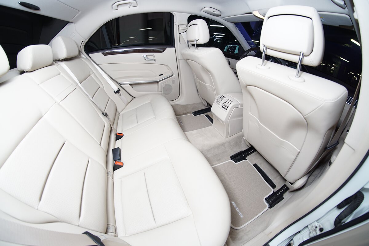 Mercedes E-class 212 AMG Рестайлинг — кадр 3 из 4