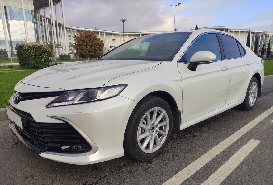 Toyota Camry V70