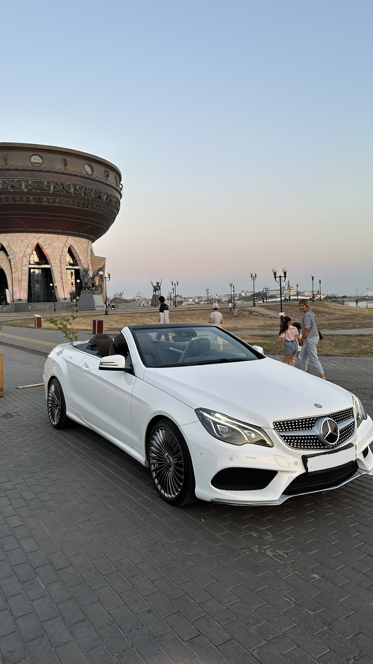 Mercedes Benz E250 кабриолет — кадр 3 из 4