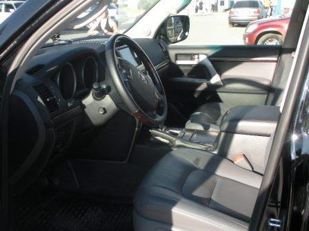 Toyota Land Cruiser 200