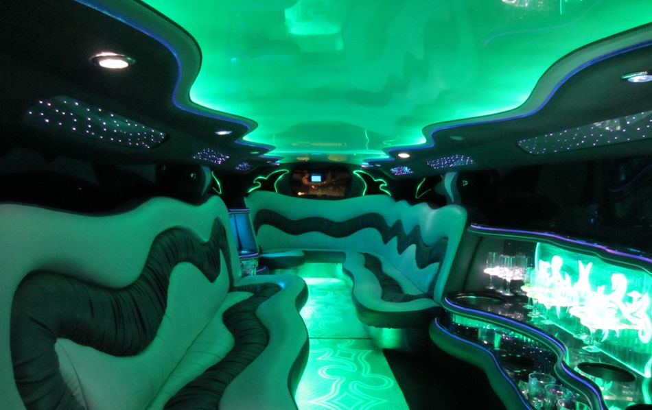 HUMMER LIMO H2 белый, 20 персон