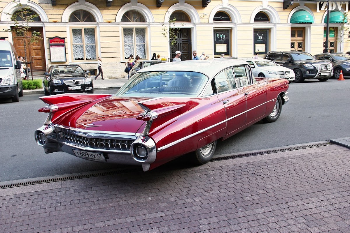 Cadillac De Ville (red)