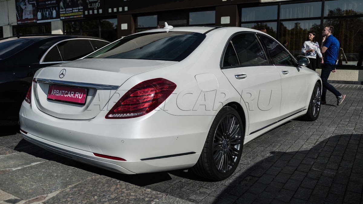Mercedes S-class (w222) LONG, белый на бежевым — кадр 3 из 7