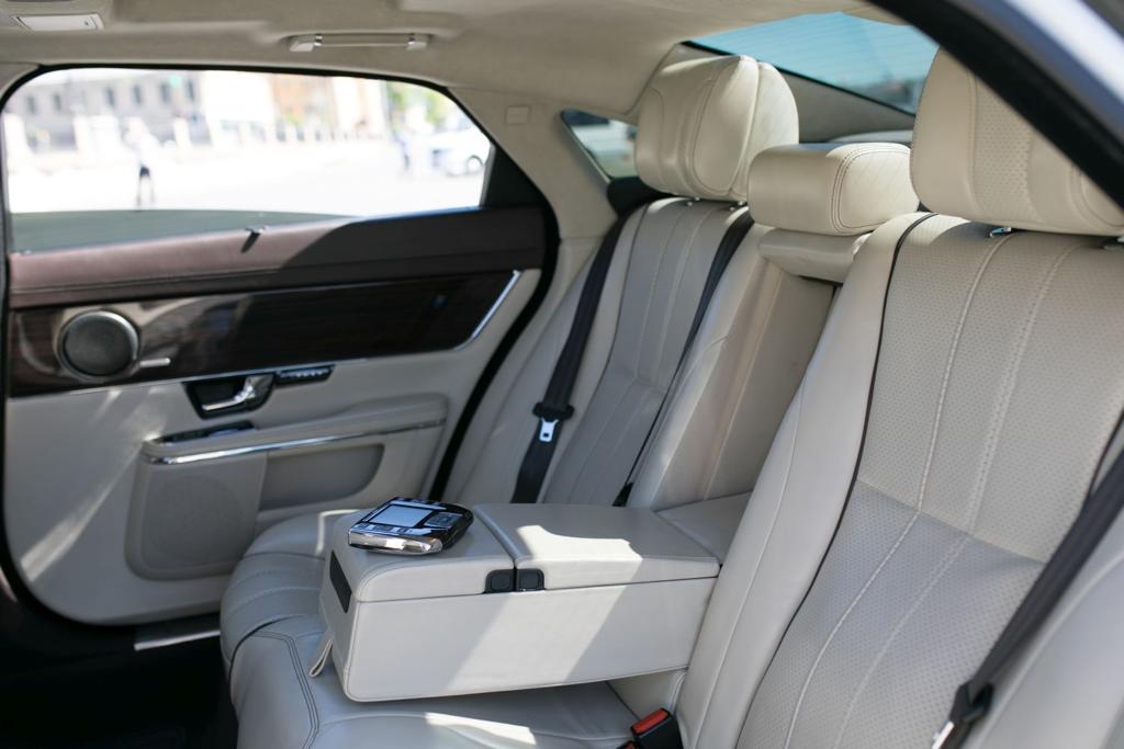 Ягуар XJ Long + Мерседес 212 AMG