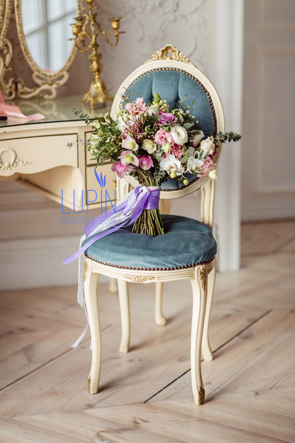 LUPIN flowers & decor