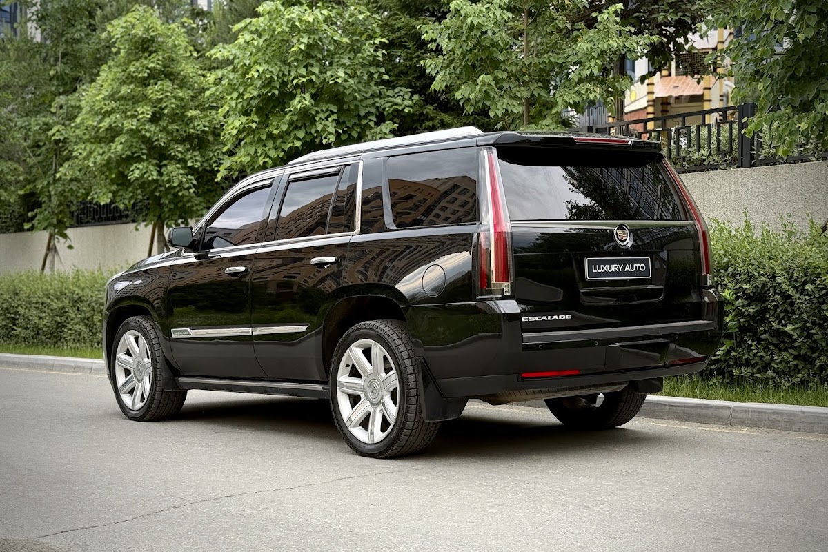 Cadillac Escalade — кадр 3 из 14