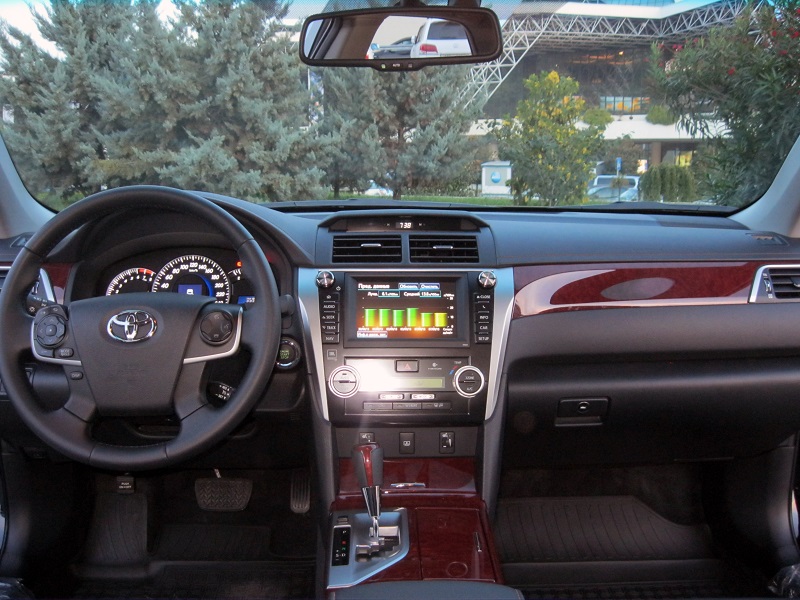 TOYOTA CAMRY V50 — кадр 5 из 9