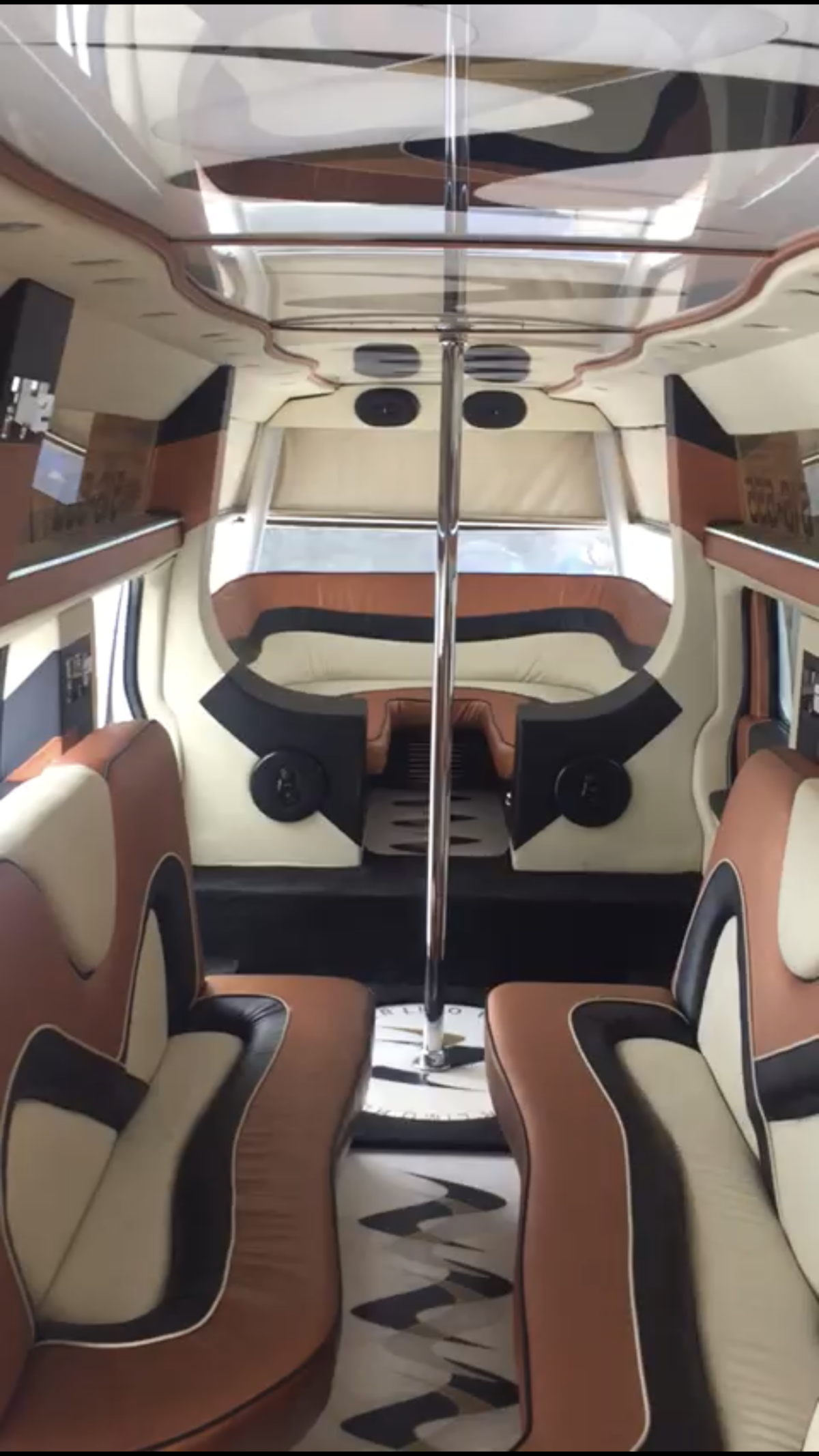 Hummer H2 MEGA — кадр 4 из 7